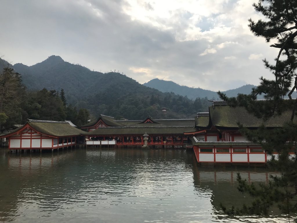 厳島神社